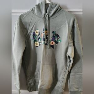 BNWOT Gap Graphic Hoodie